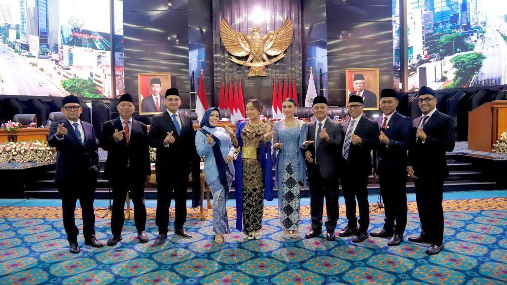 potret artis dilantik anggota DPRD DKI Jakarta (instagram.com/fraksipanjakarta)