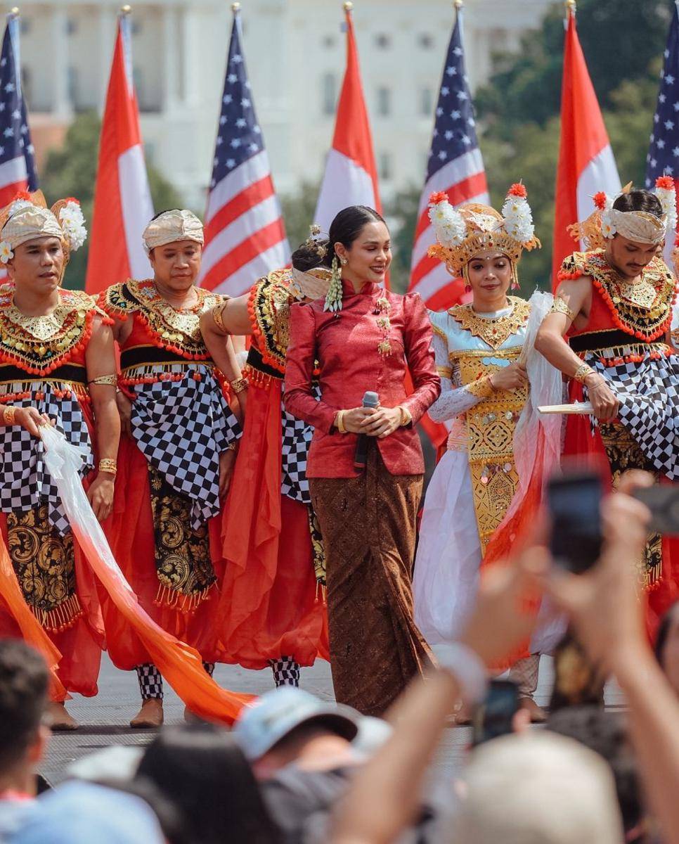 potret Andien tampil di depan Capitol Hill (instagram.com/putradjohan_aloke)