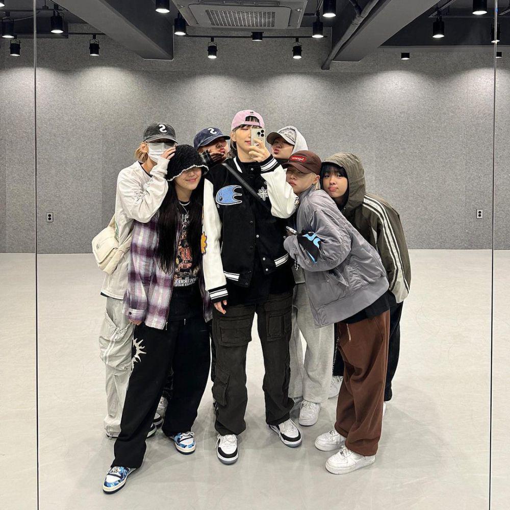 mix and match cargo pants ala Bada Lee (instagram.com/badalee__)