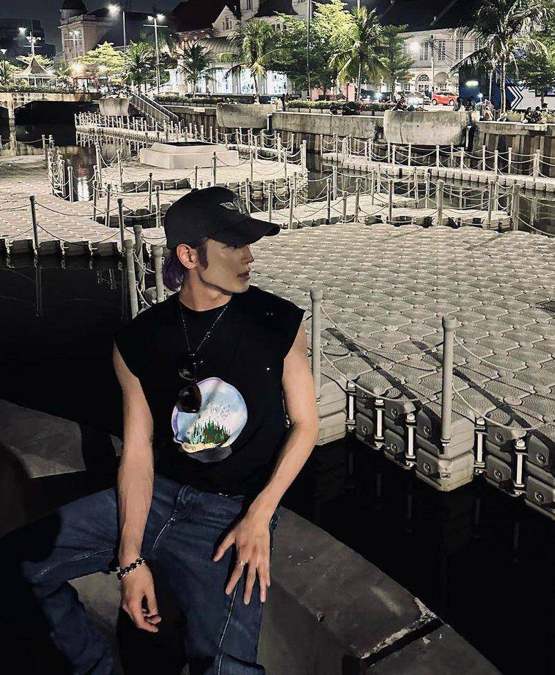 ragam OOTD serba denim ala Taeyong NCT (instagram.com/taeoxo_nct)
