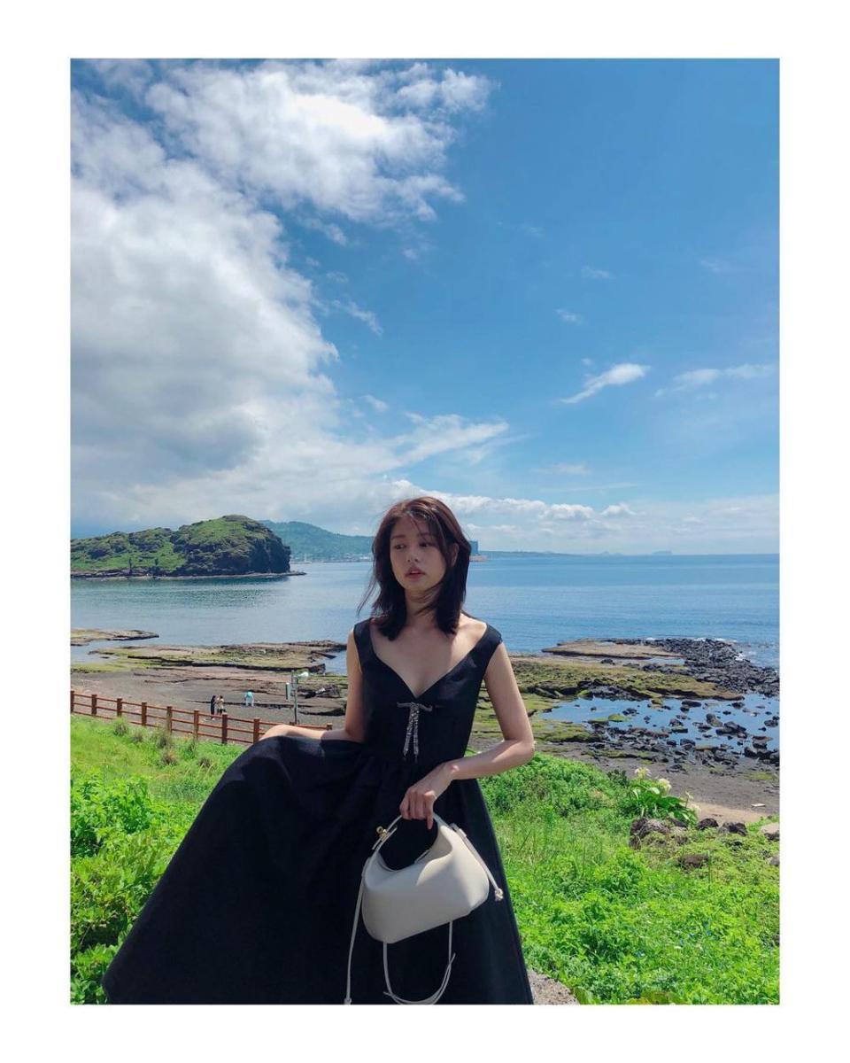 outfit simpel Jung So Min (instagram.com/somin_jj)