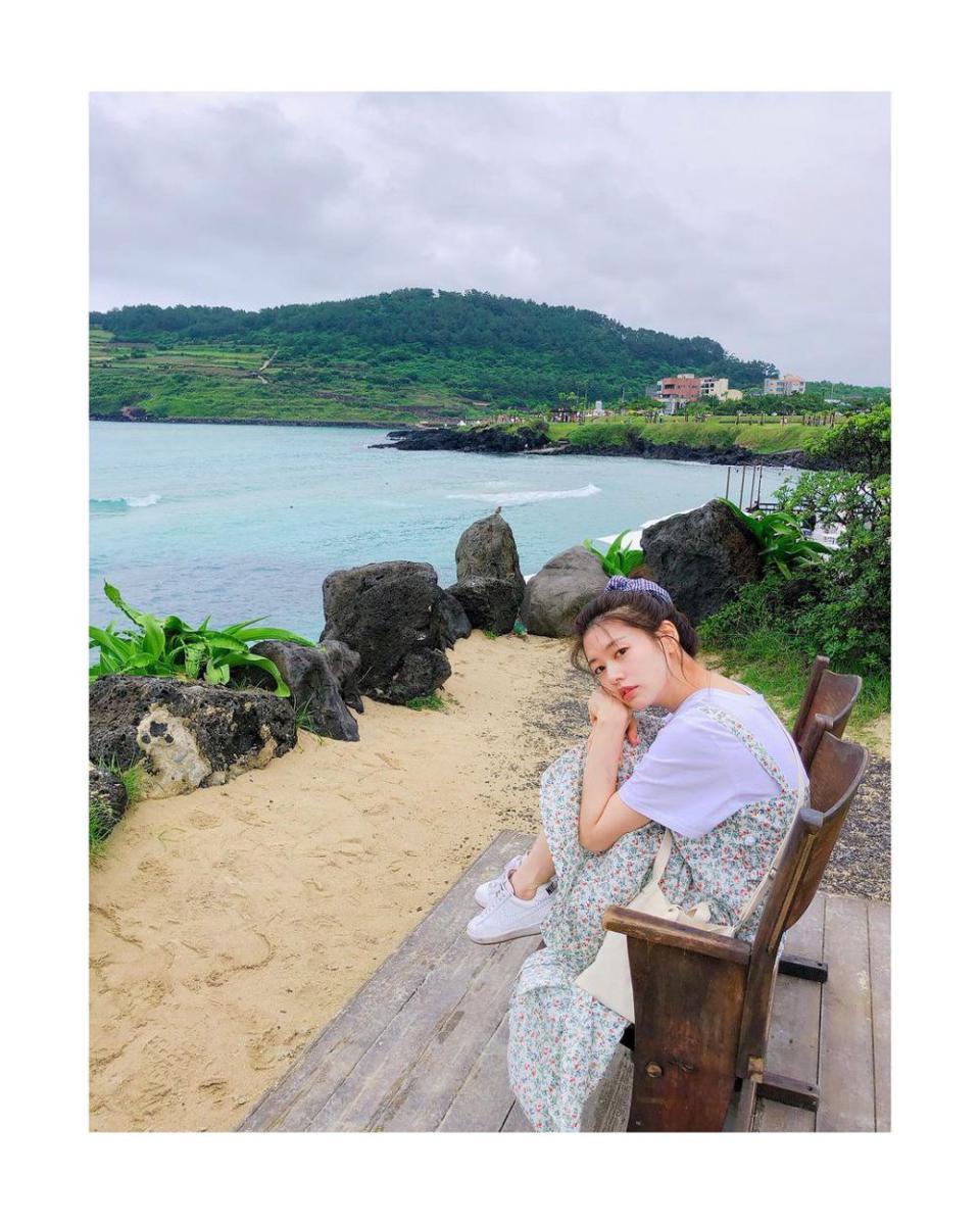 outfit simpel Jung So Min (instagram.com/somin_jj)