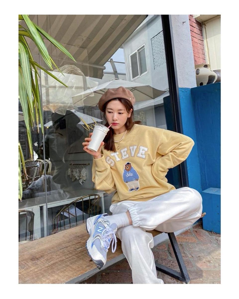 outfit simpel Jung So Min (instagram.com/somin_jj)