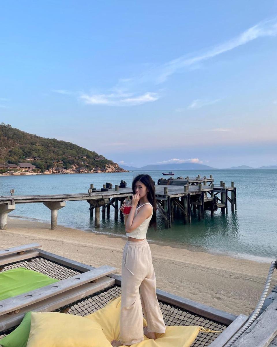 outfit simpel Jung So Min (instagram.com/somin_jj)