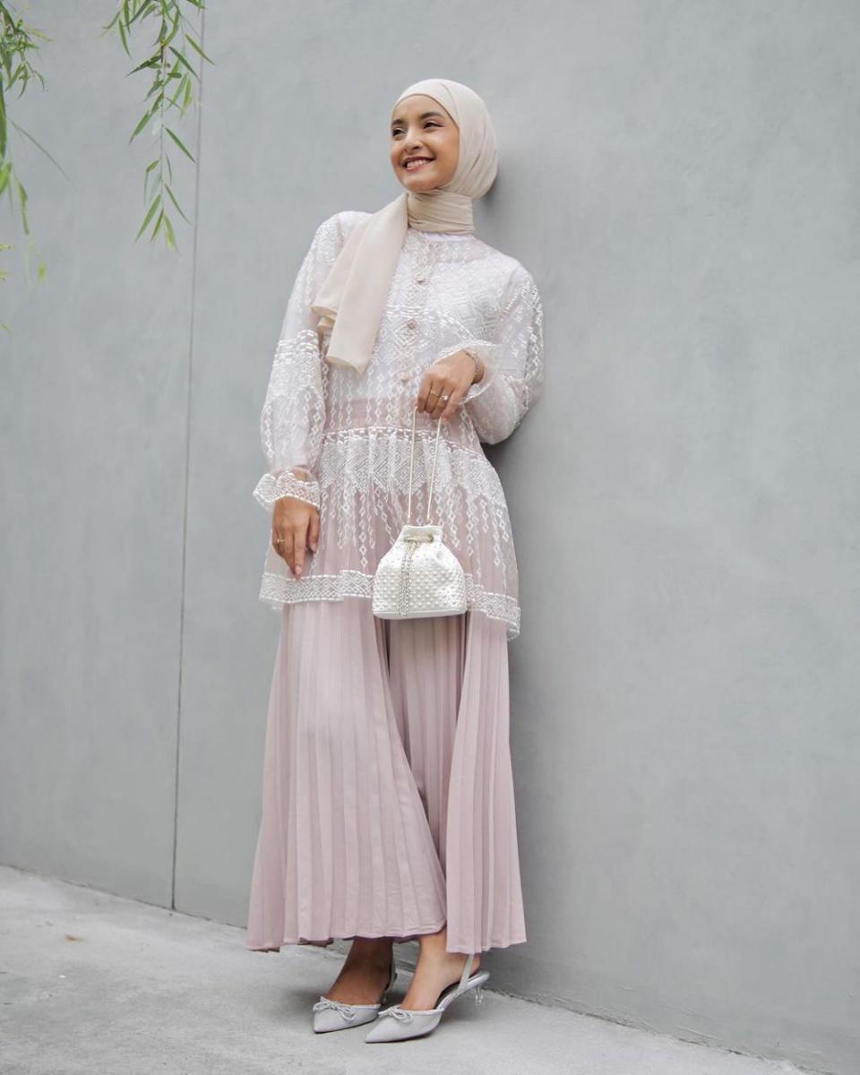 Inspirasi OOTD ala Nabila Ishma (instagram.com/nabilaishma)