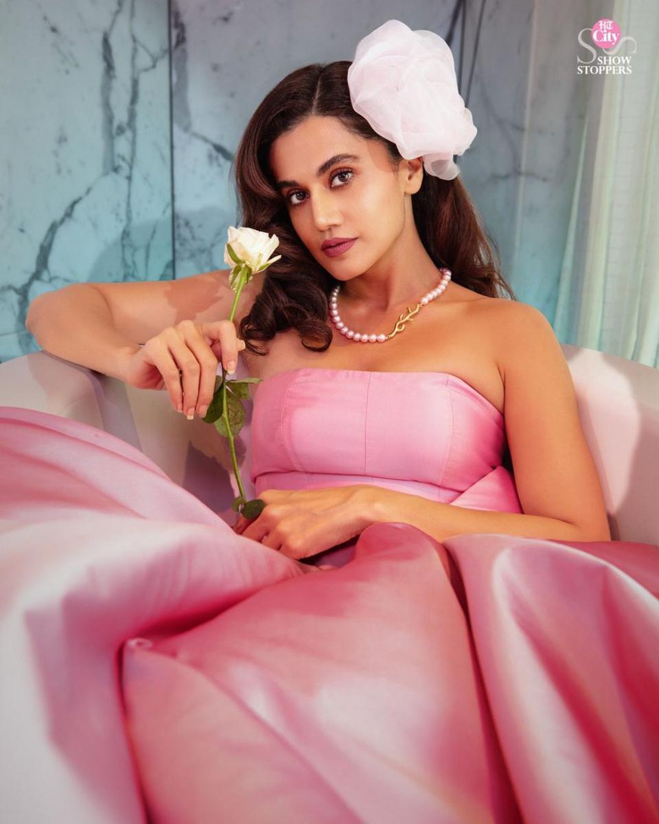 artis India yang pernah menjadi karyawan (instagram.com/htcityshowstoppers)