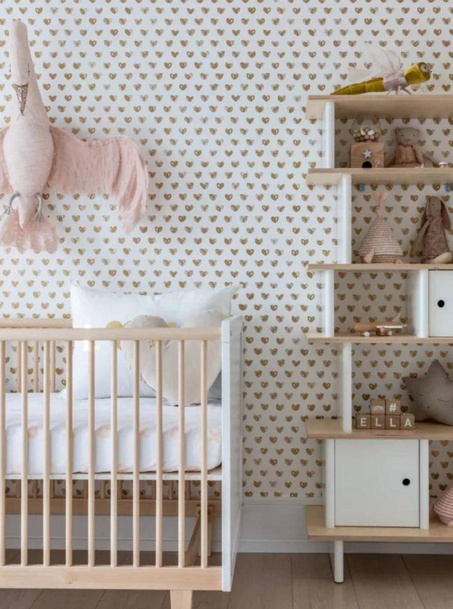 ilustrasi kamar tidur bayi perempuan warna netral (thespruce.com)