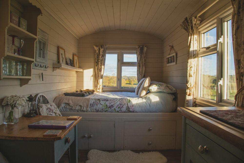 7 Ide Dekorasi Kamar Tidur Bernuansa Dreamy Vintage, Gak Harus Antik?