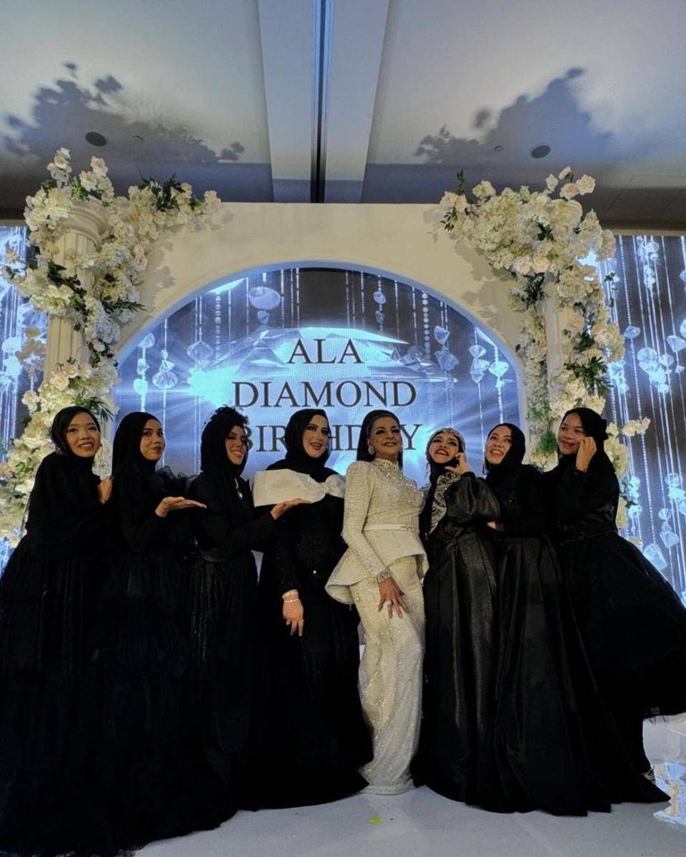potret Geni Faruk di ultah bu Ala ibu Tasyi Athasyia (instagram.com/genifaruk | instagram.com/thariqhalilintar)