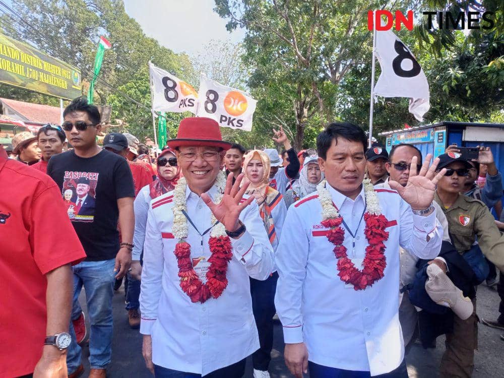 Siap Maju Pilkada, Karna-Koko Daftar ke KPU Majalengka Hari Pertama