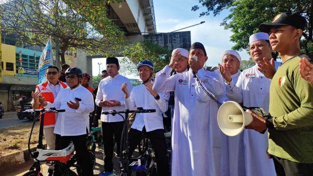 Pasangan Bakal Calon Wali Kota dan Wakil Wali Kota Palembang, Yudha Pratomo Mahyudin-Baharuddin mendaftar ke KPU Palembang (Dok: ist)