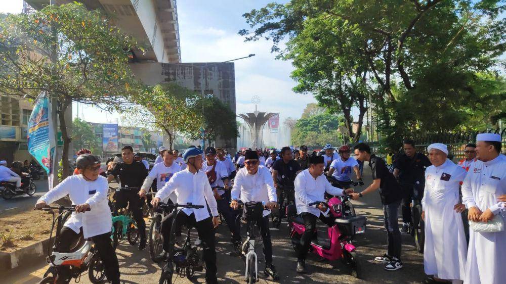 Pasangan Bakal Calon Wali Kota dan Wakil Wali Kota Palembang, Yudha Pratomo Mahyudin-Baharuddin mendaftar ke KPU Palembang (Dok: ist)
