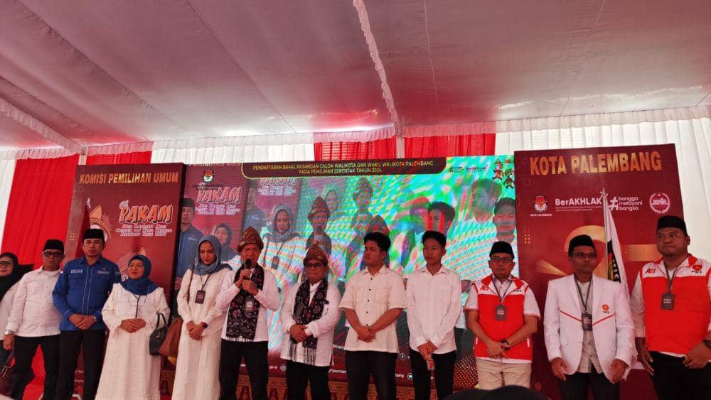 Pasangan Bakal Calon Wali Kota dan Wakil Wali Kota Palembang, Yudha Pratomo Mahyudin-Baharuddin mendaftar ke KPU Palembang (Dok: ist)