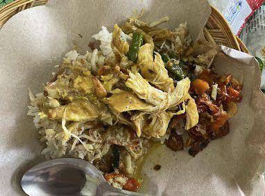 Nasi Lawar Ayam Madona. (Google.com/Desi Ramayanti)