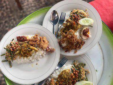 Nasi Ayam Betutu Byang De. (Google.com/Ayam betutu byang de)