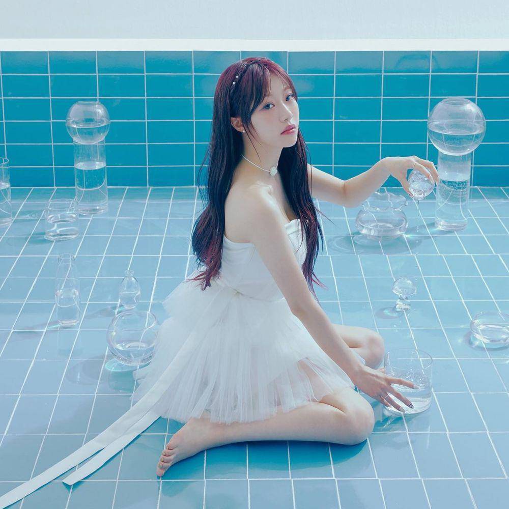 Jeewon cignature (instagram.com/cignature_j9)