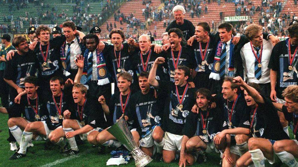 Schalke 04 menjuarai Piala UEFA 1996/1997. (uefa.com)