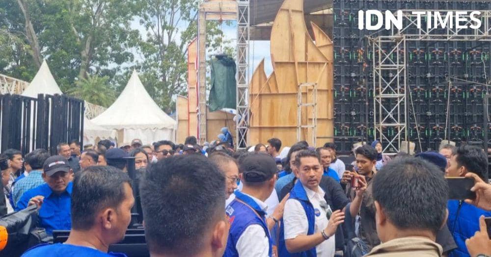 Deklarasi HDCU sebelum mendaftar ke kantor KPU Sumsel (IDN Times/Rangga Erfizal)