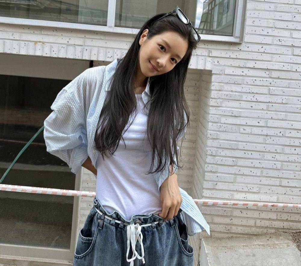 Seo Ye Ji (instagram.com/yeyeji_seo)