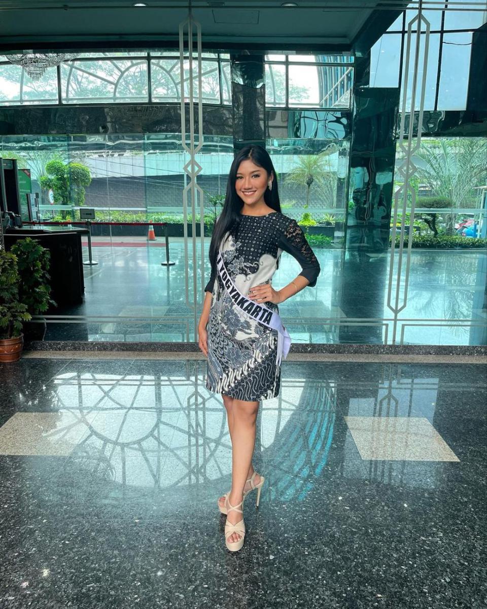 outfit Erina Gudono (instagram.com/erinagudono)