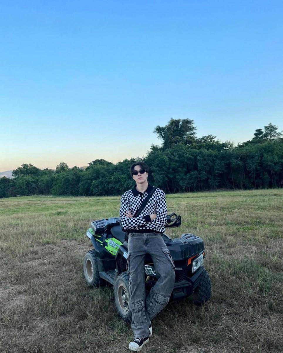 OOTD cargo pants ala Nani Hirunkit (instagram.com/hirunkit_)