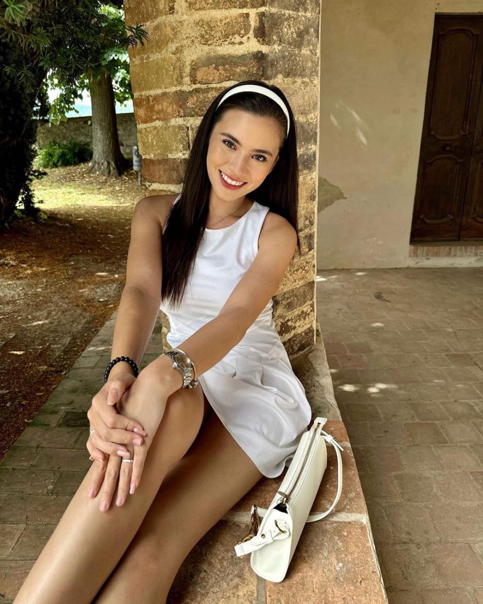Potret Karen Afralia Nijsen, Finalis Miss Universe Indonesia 2024 (Instagram.com/karennijsen)