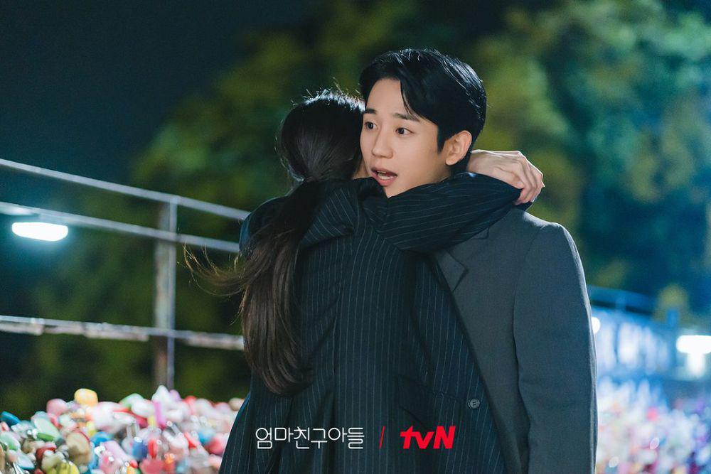 Jung Hae In di drama Love Next Door (instagram.com/tvn_drama)
