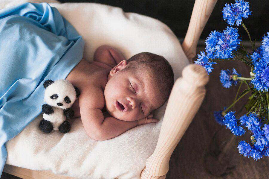 Ilustrasi foto bayi newborn. (freepik.com)