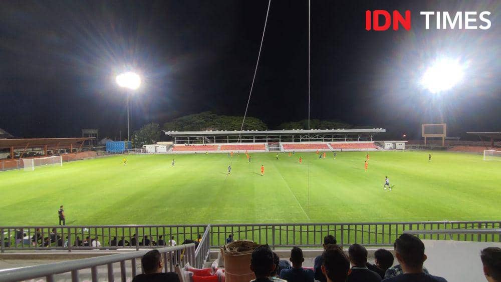 Duel tim PON Aceh kontra Persiraja (IDN Times/Saifullah)