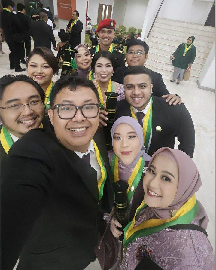 potret Yislam Jaidi di acara pelepasan lulusan dokter spesialis UI (instagram.com/yislamaljaidi)