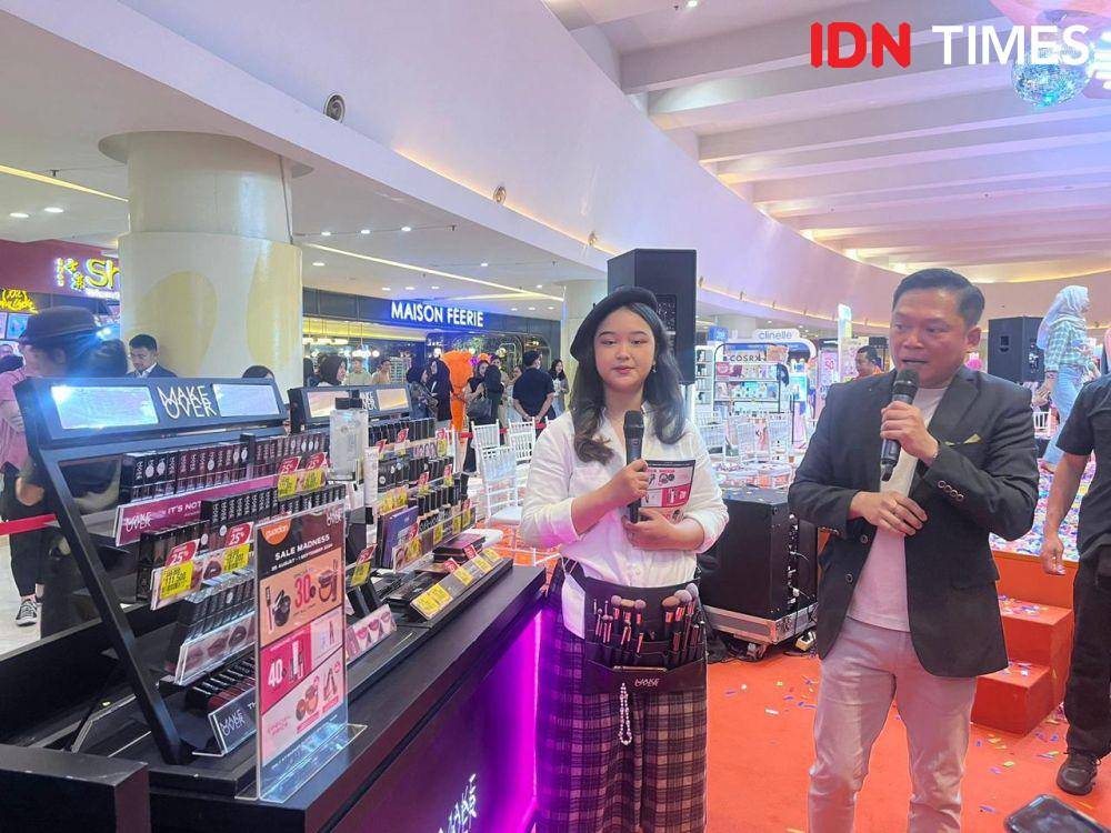 Pembukaan acara Guardian Anniversary Exhibition pada Selasa (7/8/2024) di Terra Atrium, Central Park Mall (IDN Times/Nisa Zarawaki)