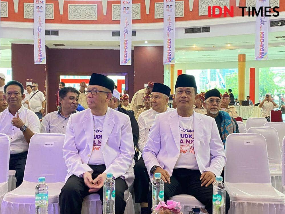 Sutarmidji-Didi gelar deklarasi pencalonan Pilgub di Kalbar. (IDN Times/Teri).