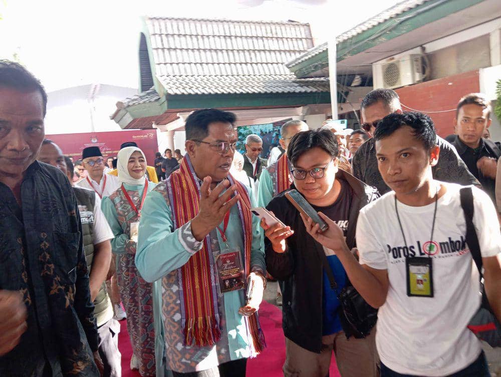 Haerul Warisin saat diwawancarai awak media (IDN Times/Ruhaili)