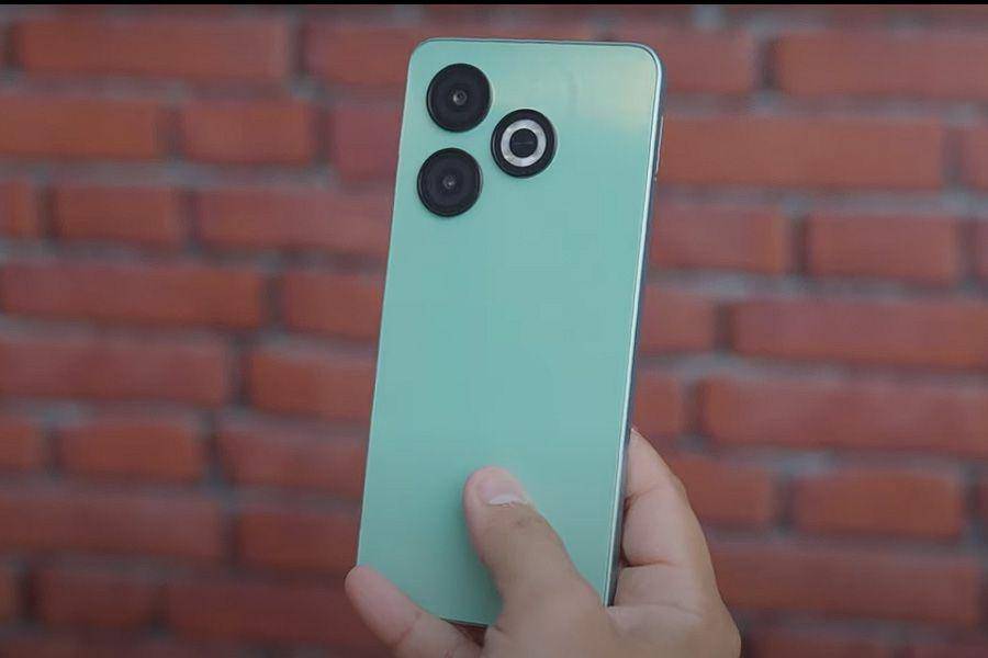 potret Infinix Smart 8 (dok. youtube.com/Droidlime)