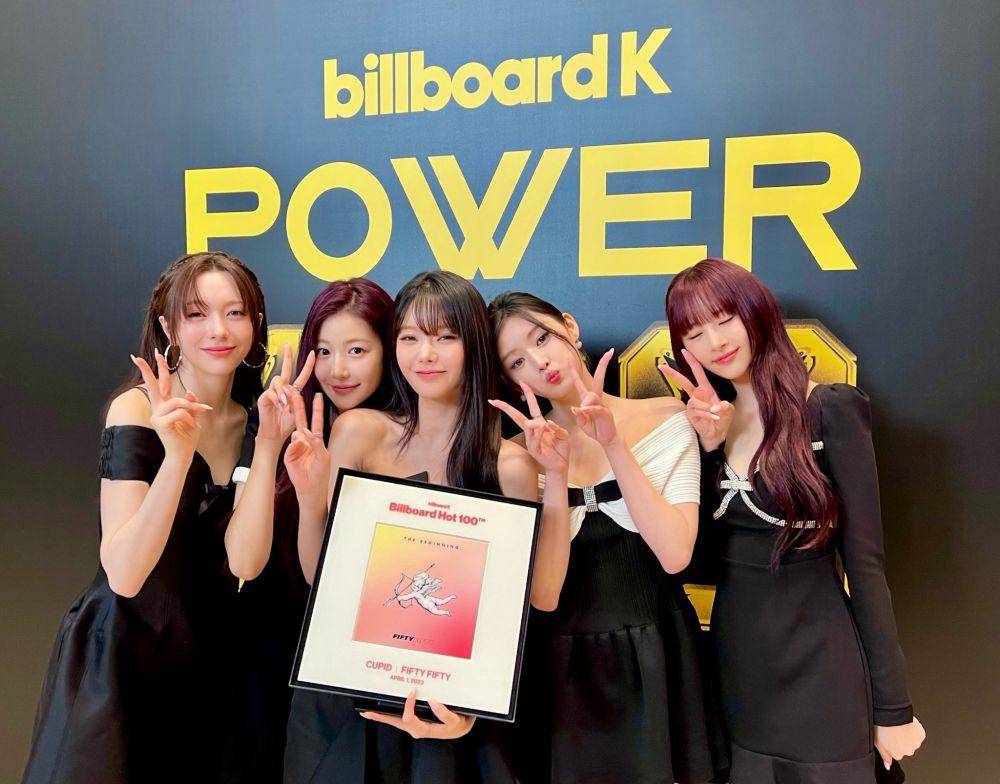 potret FIFTY FIFTY di Billboard K Power 100 (x.com/we_fiftyfifty)