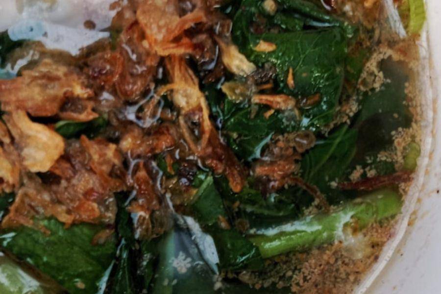 tumis bunga bawang teri medan (unsplash.com/Inna Safa)