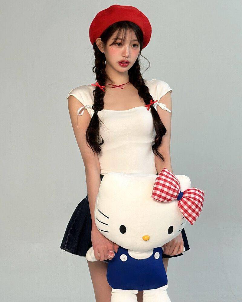 Wonyoung IVE (instagram.com/for_everyoung10)