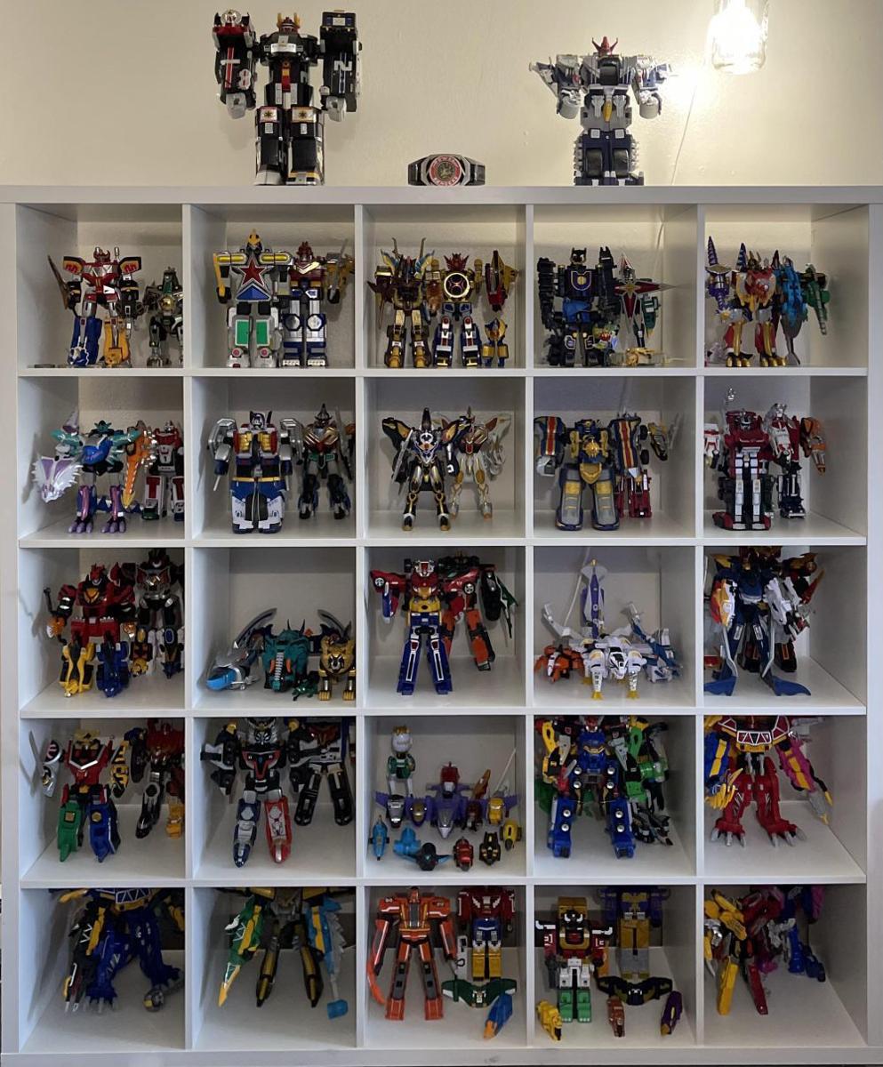 8 Koleksi Unik Power Rangers, Ada Kolektor Khusus Megazord