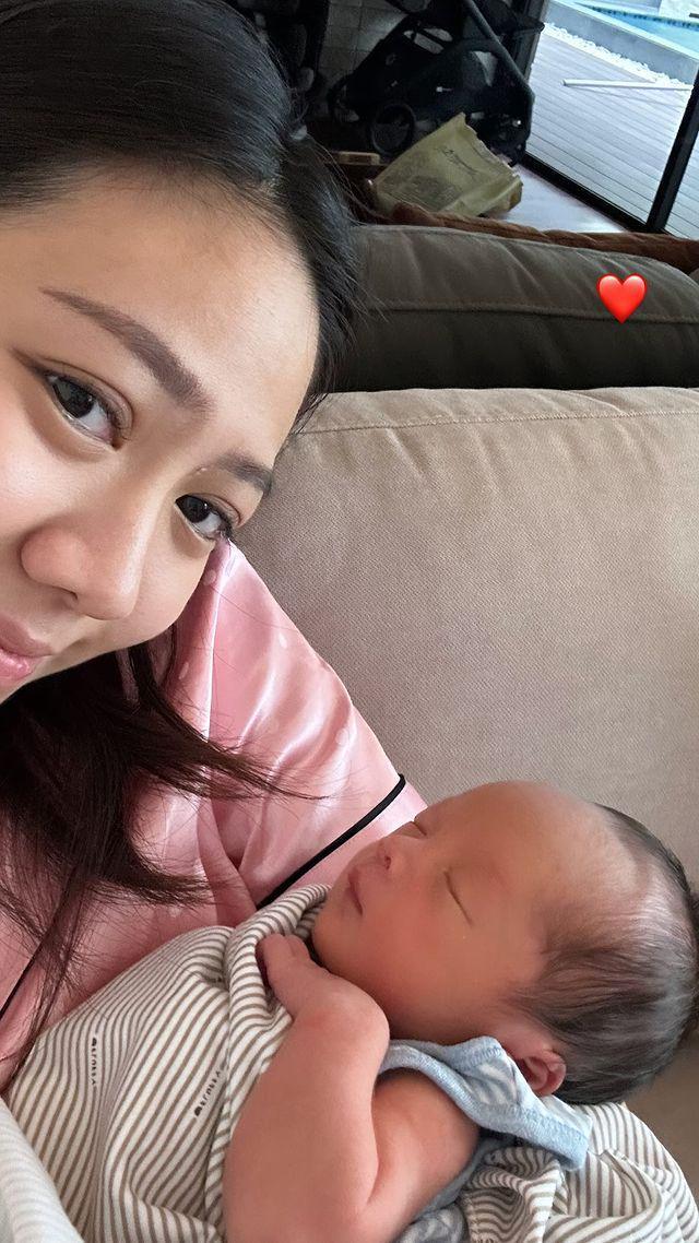 potret perdana anak Shanju dan Jojo (Instagram.com/shanju)