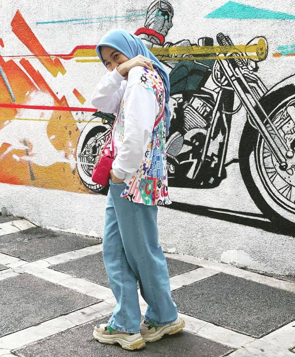 ide mix and match kemeja buat ngantor ala Dian Ayu Lestari (instagram.com/dianayulestari)