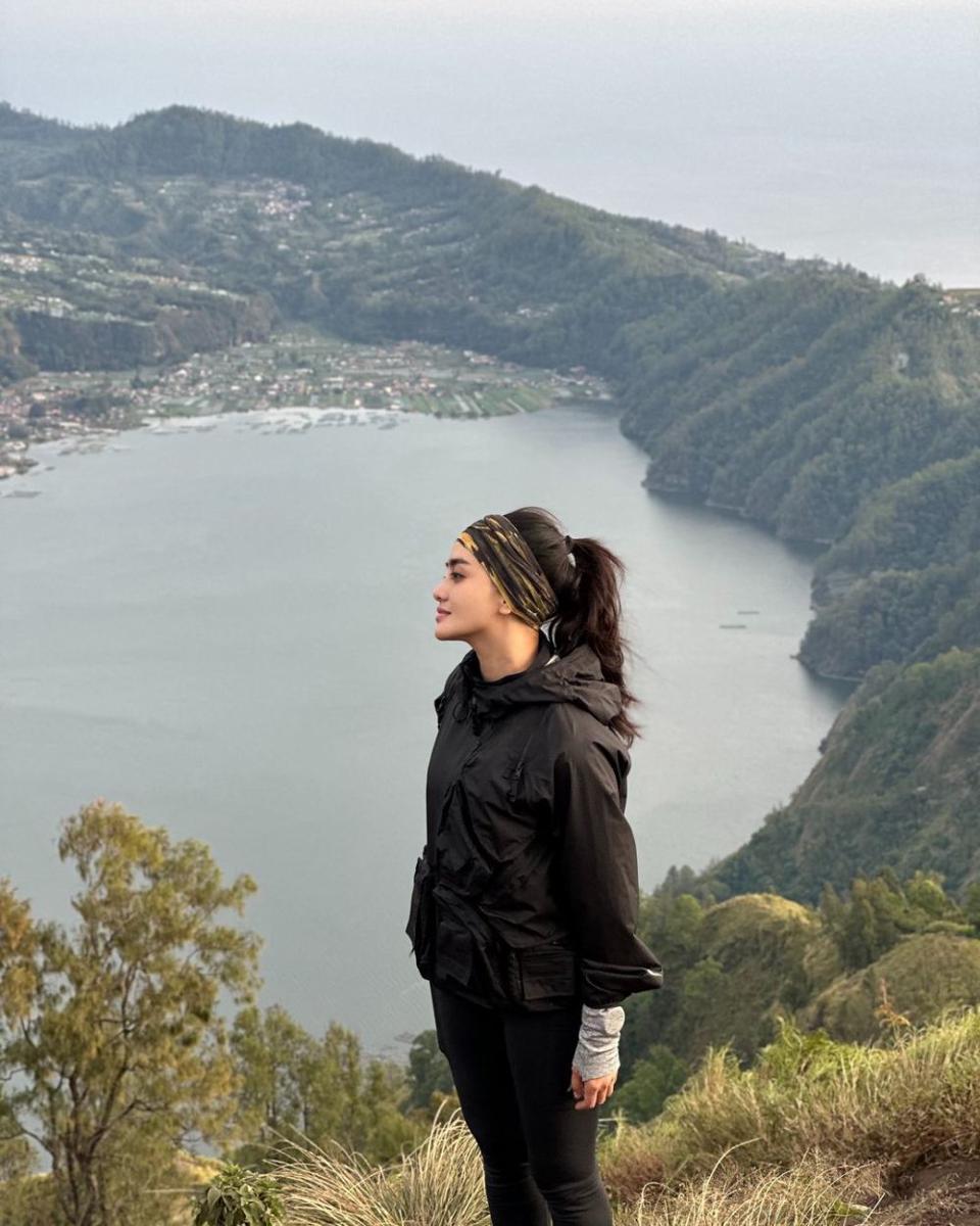 potret Ririn Ekawati dan Ibnu Jamil mendaki (instagram.com/ririnekawati)