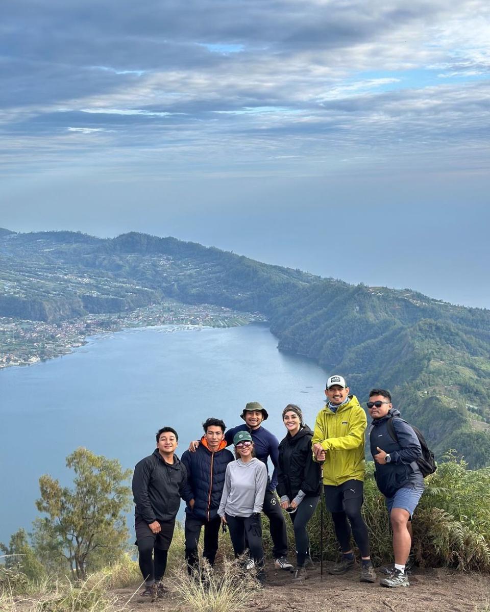 potret Ririn Ekawati dan Ibnu Jamil mendaki (instagram.com/ririnekawati)