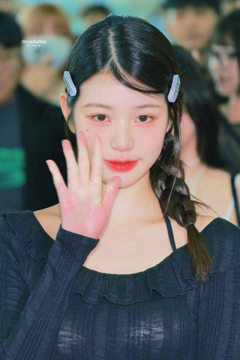 Wonyoung IVE (x.com/_Strawbabbie)