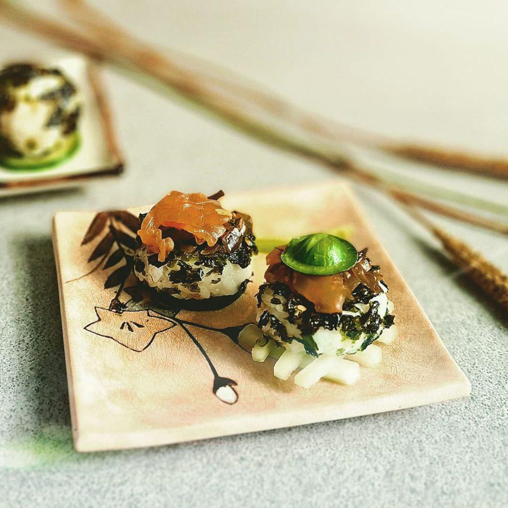 Jellyfish Sushi (instagram.com/mary_ongyc)