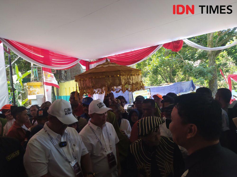 Daftar ke KPU Cimahi, Pasangan Dikdik-Bagja Diantar Komedian Sule