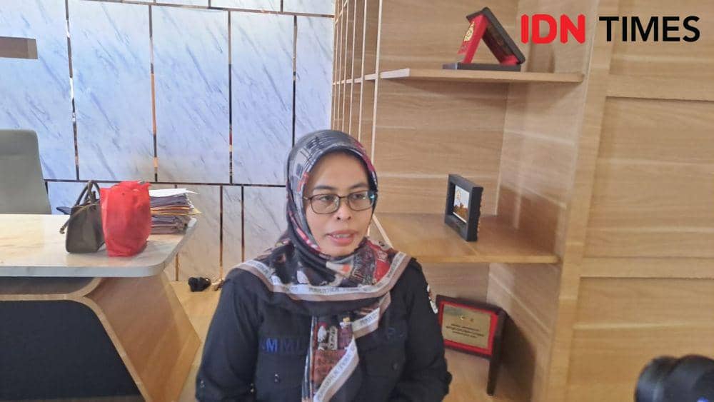 Ketua KPU Jawa Barat, Ummi Wahyuni (IDN Times/Azzis Zulkhairil)