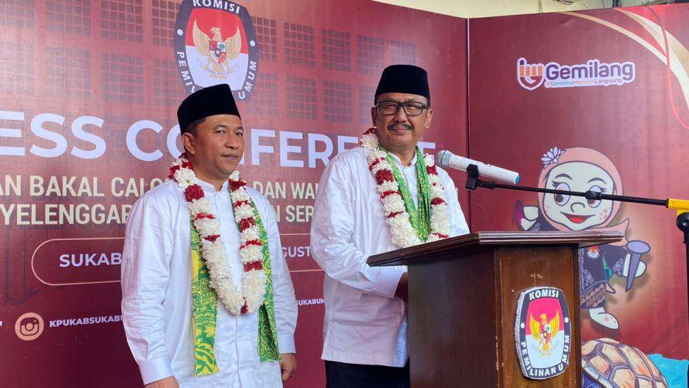 Konferensi pers Asep Japar dan Andreas di KPU Kabupaten Sukabumi (IDN Times/Siti Fatimah)