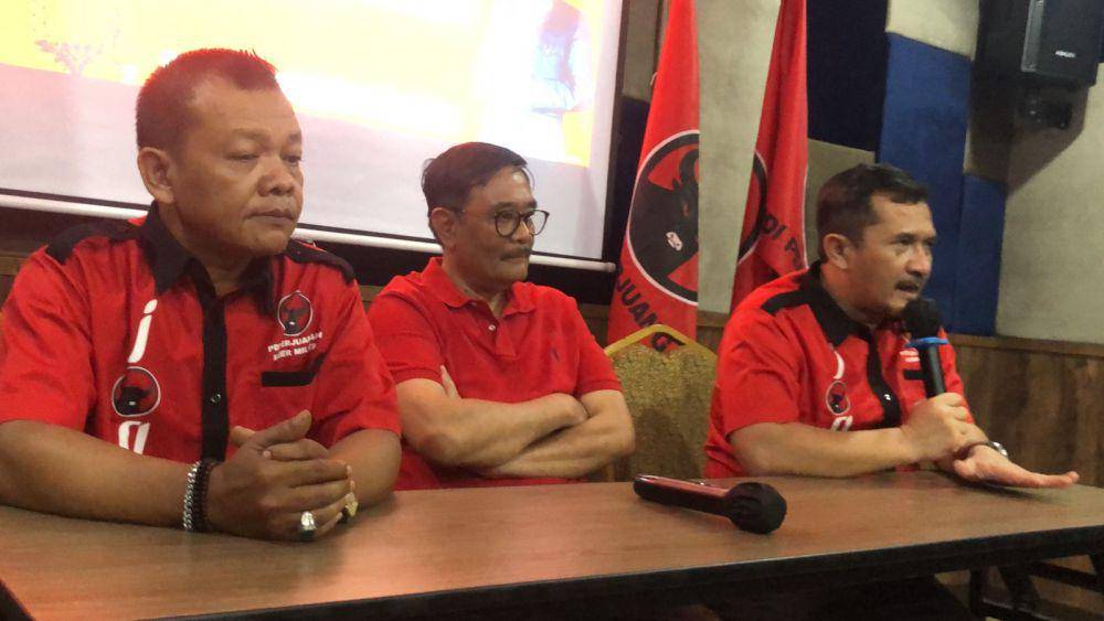 Ketua DPP PDIP Bidang Ideologi dan Kaderisasi, Djarot Saiful Hidayat (tengah). (IDN Times/Tunggul)