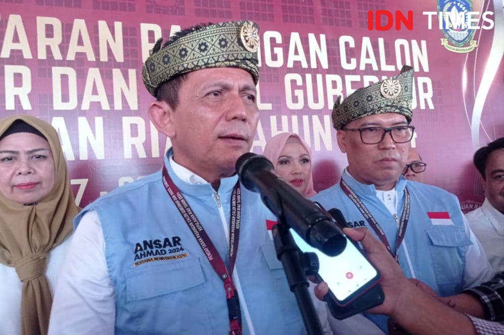 Ansar Ahmad di KPU Kepri (IDN Times/Putra Gema Pamungkas)