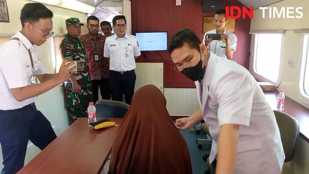 Daop 5 Purwokerto memberikan fasilitas pelayanan kesehatan meliputi jenis pelayanan kesehatan primer, Rabu (28/8/2024).(IDN Times/Cokie Sutrisno)